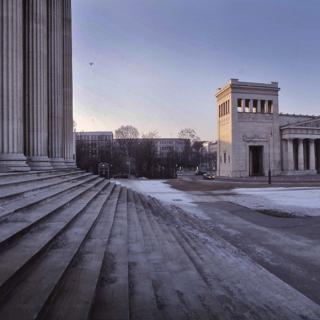 Propyläen, Königsplatz München